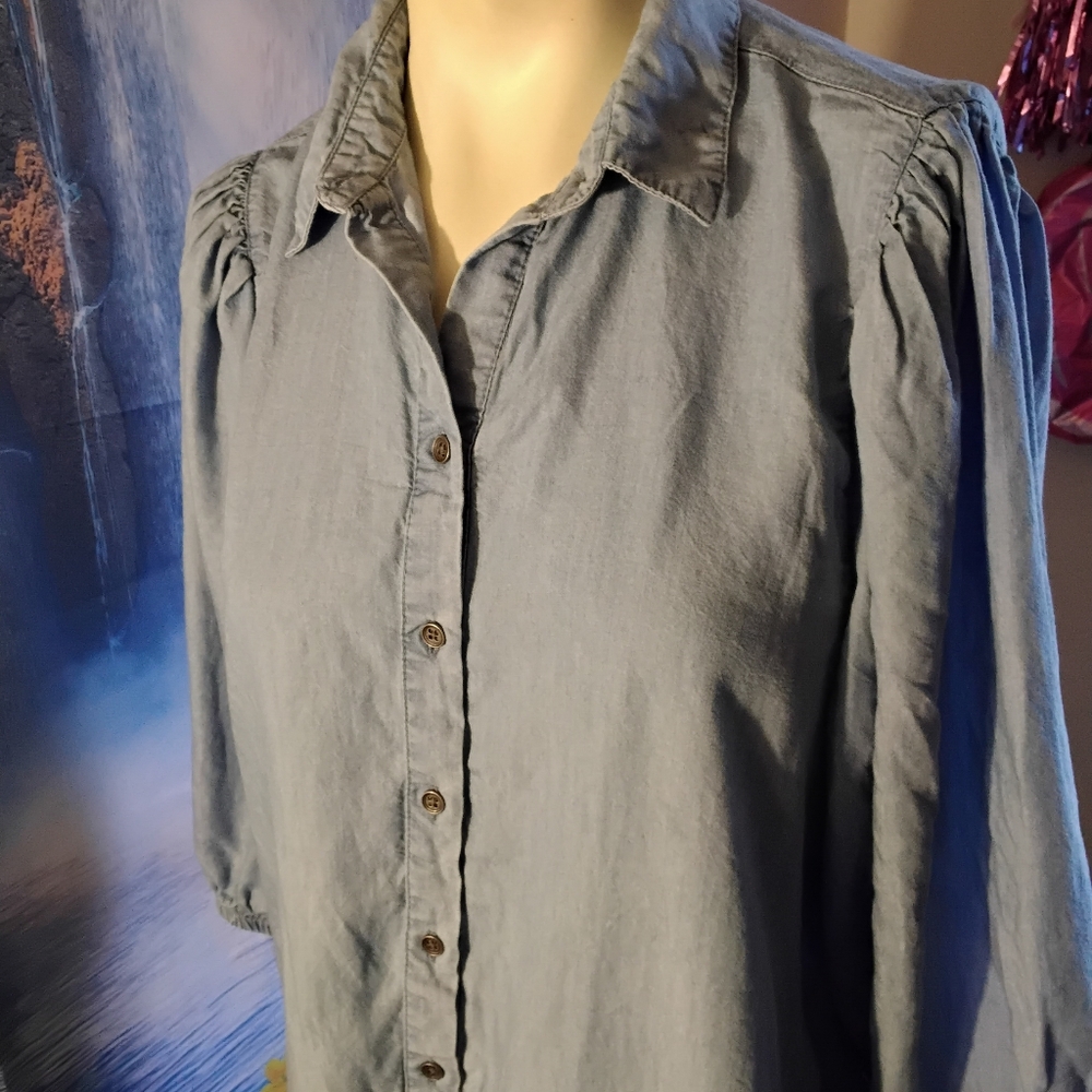 Beach Lunch Lounge Women’s SZ medium 3/4 sleeve button up denim top blouse shirt - Picture 2 of 6